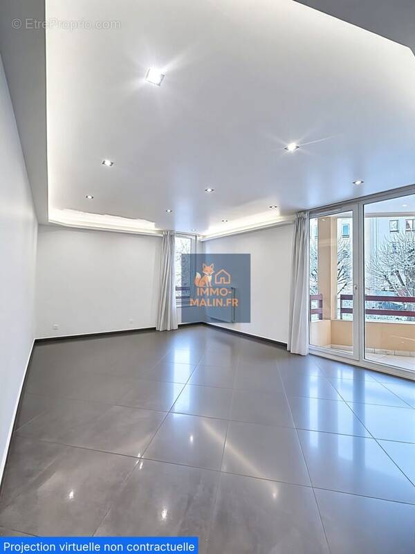 Salon vide - Appartement à CRETEIL