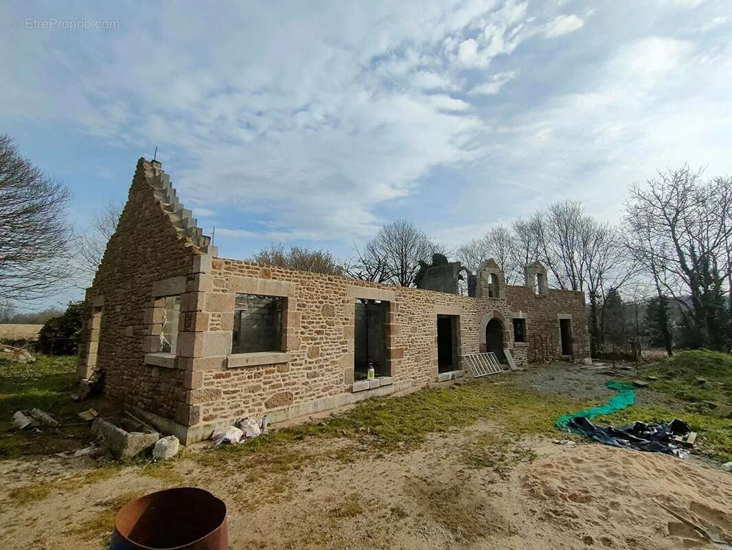 Maison à DOMPIERRE-DU-CHEMIN