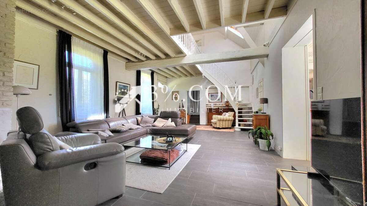Maison à LESTREM