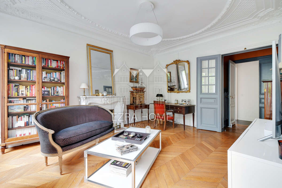 Appartement à PARIS-10E