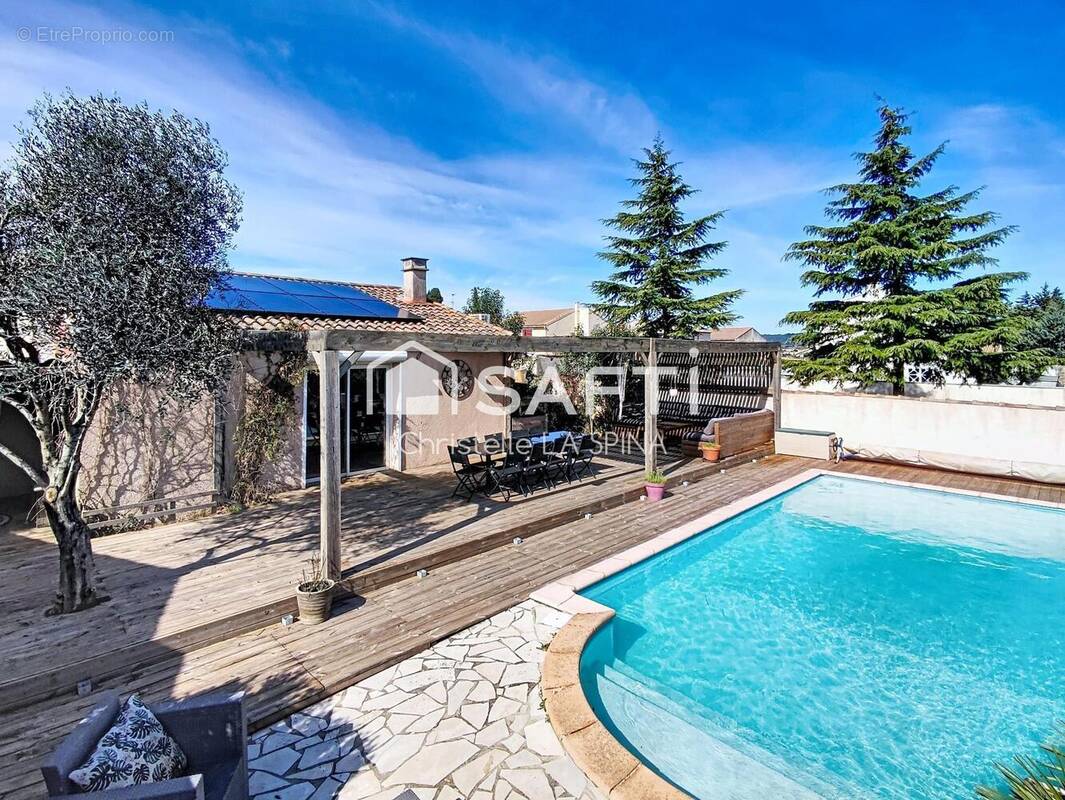 Photo 1 - Maison à LANGLADE