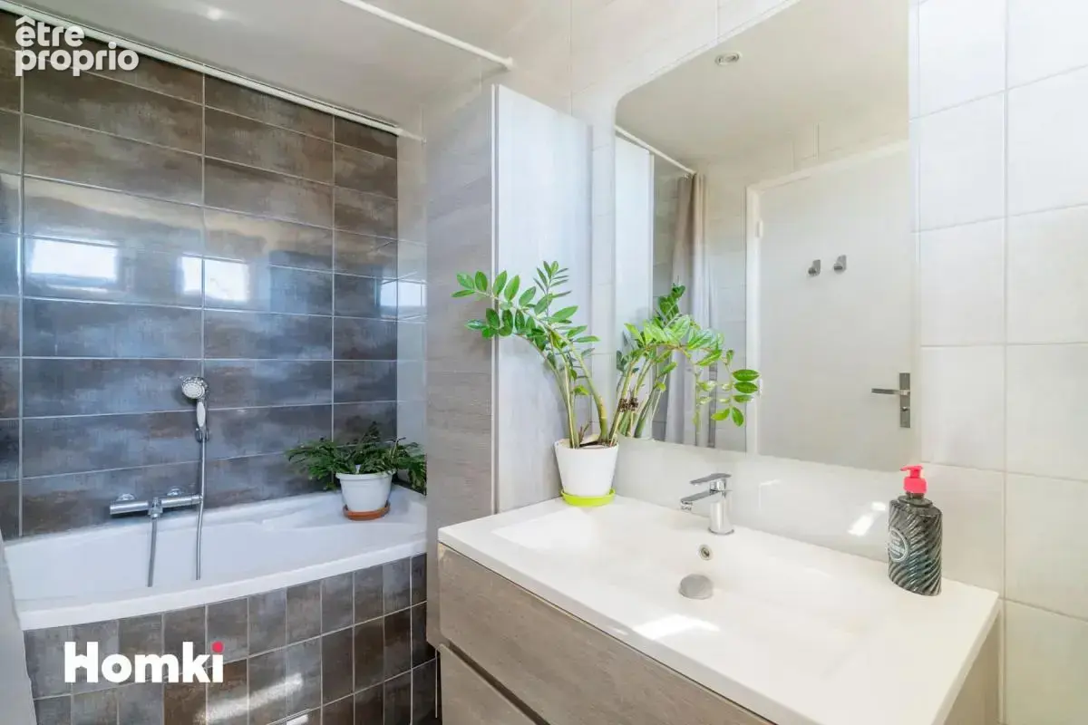 Appartement T5 de 99 m² à Marseille 13009, Boulevard de Sainte-Marguerite - photo 10