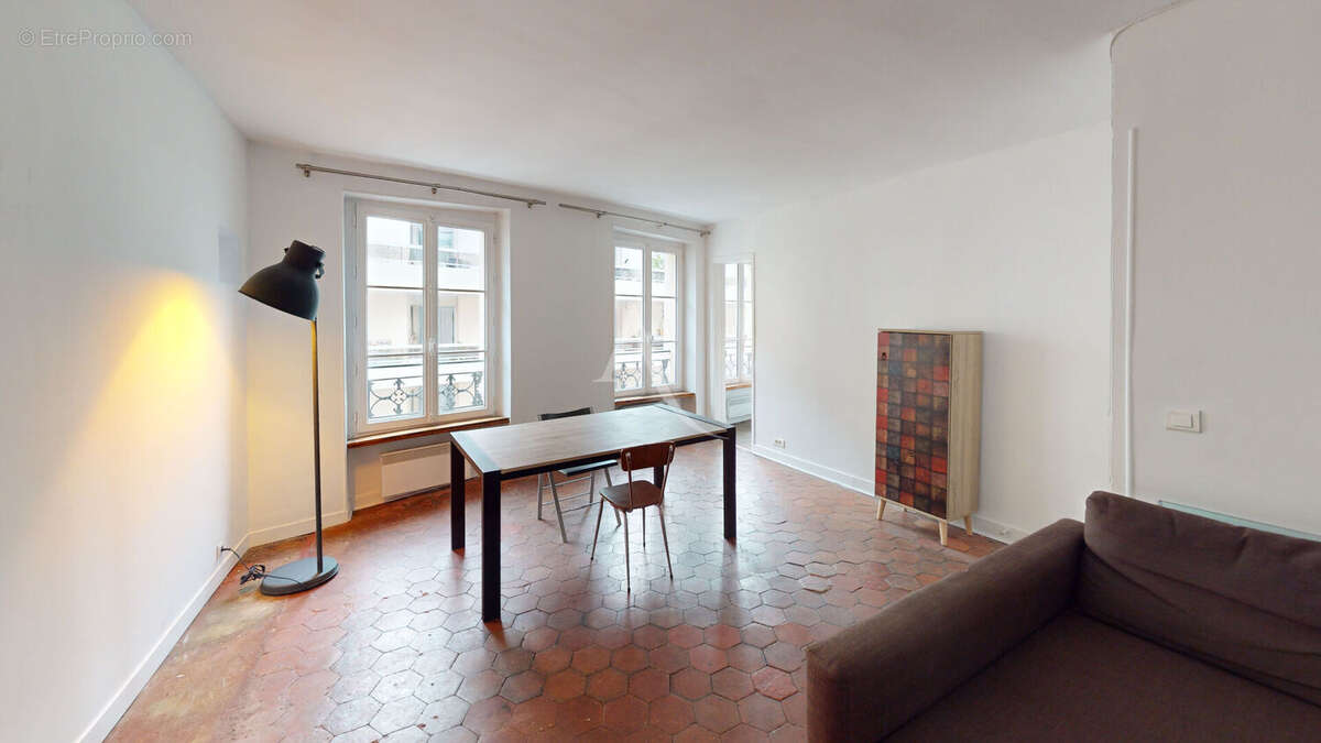 Appartement à PARIS-10E