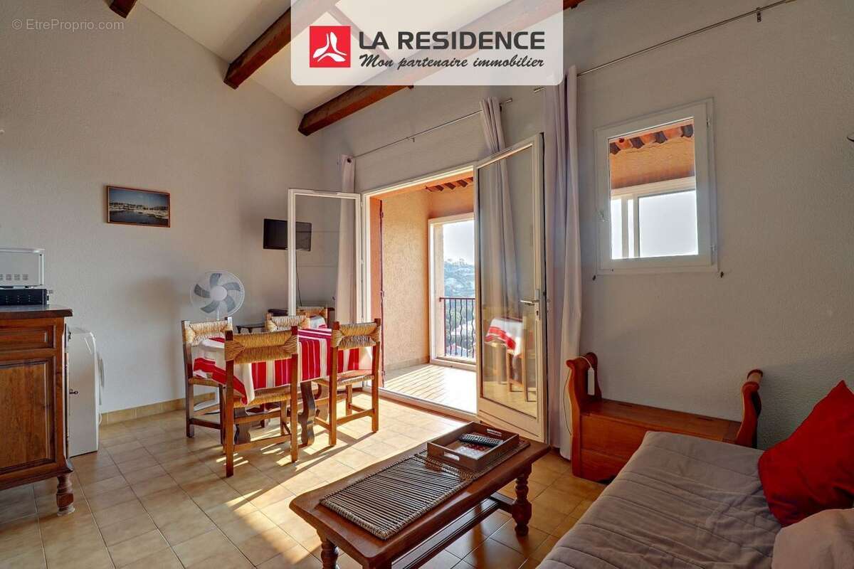 Appartement à ROQUEBRUNE-SUR-ARGENS