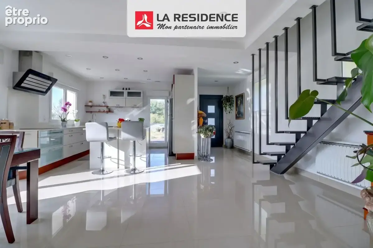 Maison 6 pièces 153 m² à vendre à Houdan (78550) - photo 1
