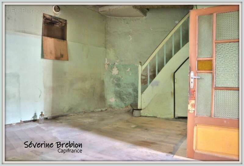 Maison à rénovée, 4 pièces, terrain attenant et non attenant LA MONNERIE LE MONTEL (63) - photo 5