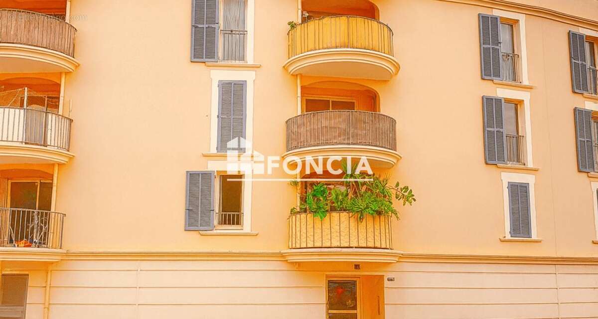 Appartement à HYERES