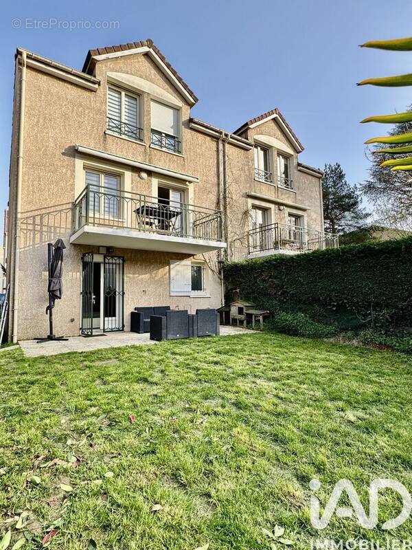 Photo 1 - Maison à SAINTE-GENEVIEVE-DES-BOIS