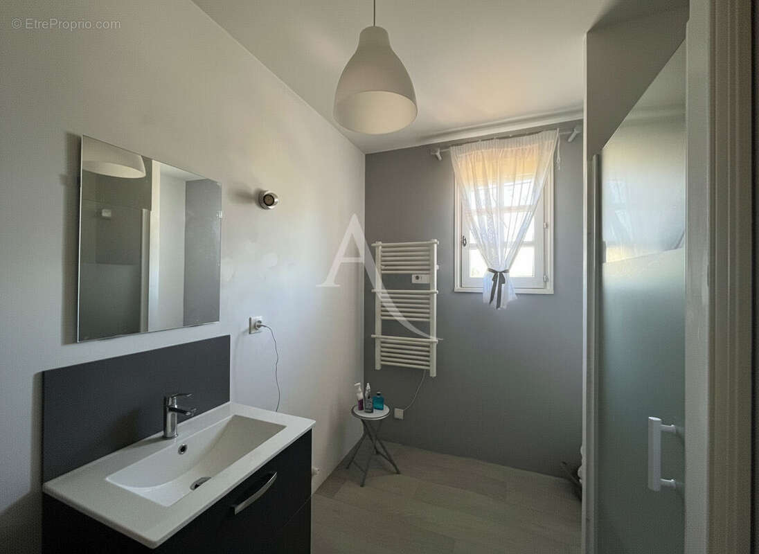 Grande maison de 182m² avec 4 chambres, piscine et sous-sol complet sur la commune de Rabastens ! - photo 11