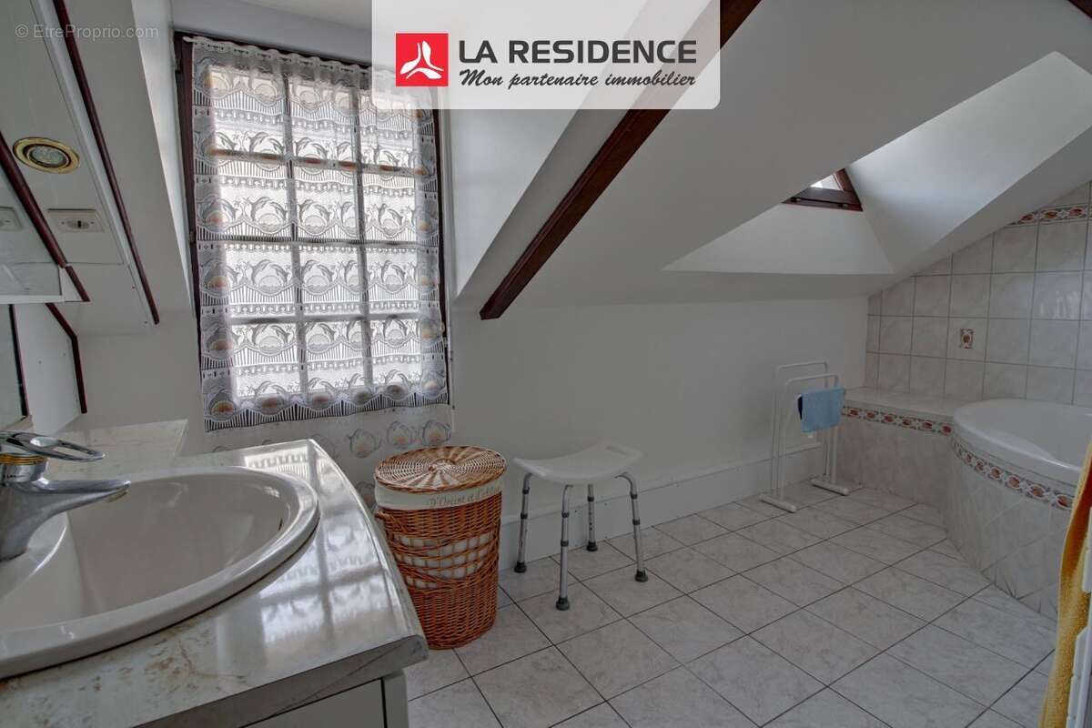 Maison à LES MUREAUX