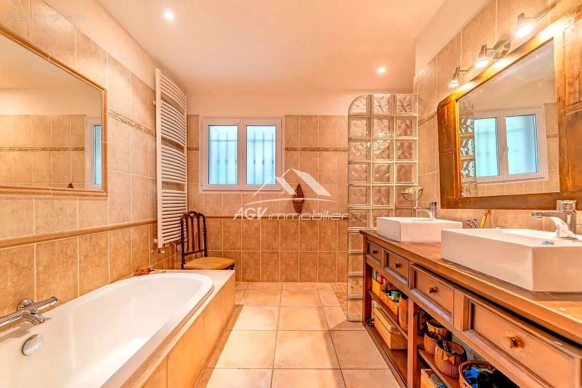 Maison à MONTEILS