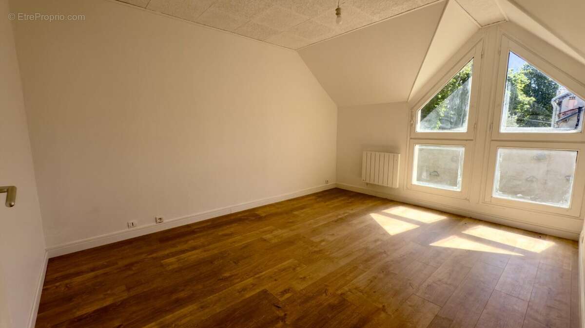 Maison à LES MUREAUX