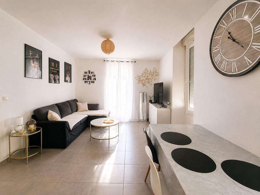 Immeuble de rapport  -  6 appartements loués - photo 3
