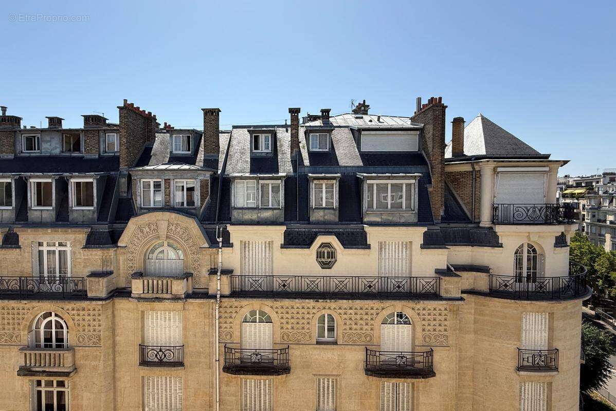 Appartement à PARIS-16E