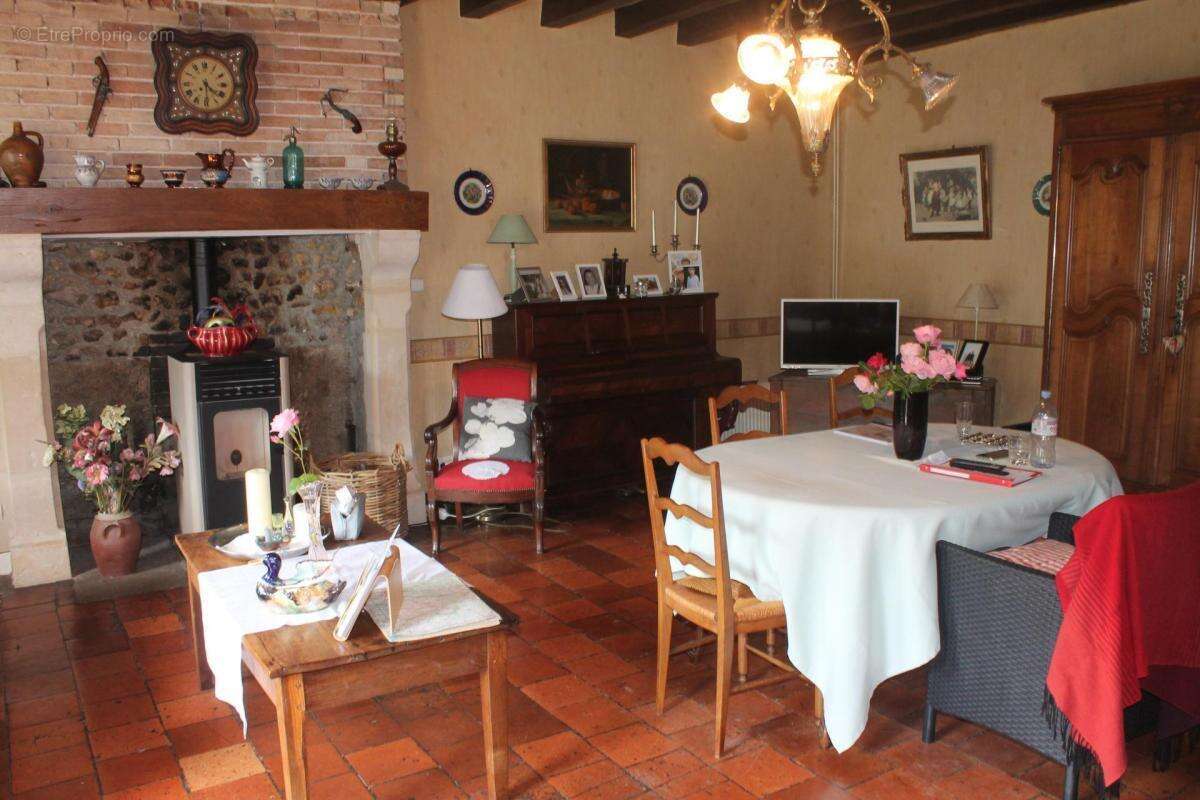 Maison à COULOMBIERS