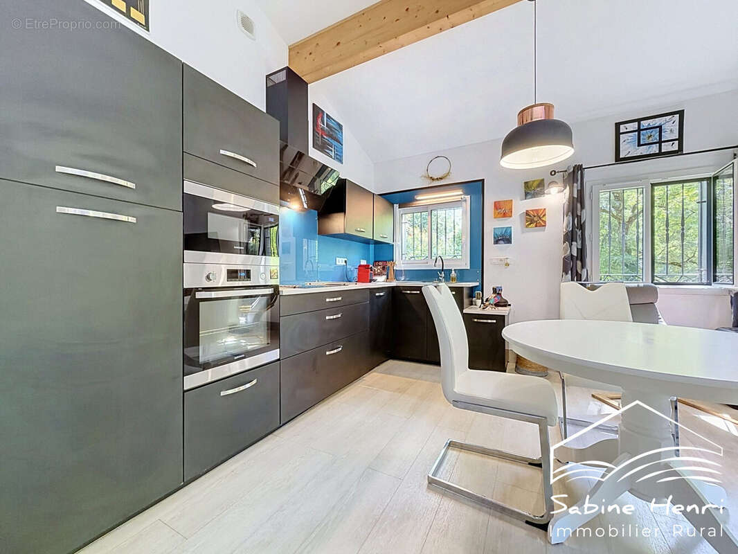 Maison 102 m² à Crespin  - photo 6