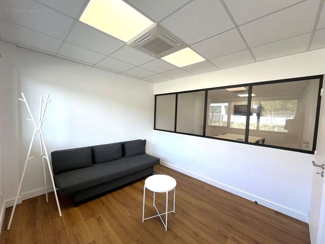 Commerce 102 m² à Anglet  - photo 5