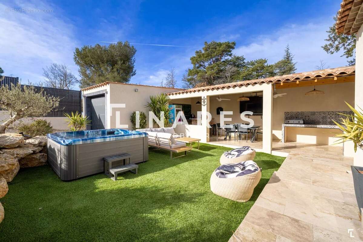 Maison à PLAN-D'AUPS-SAINTE-BAUME