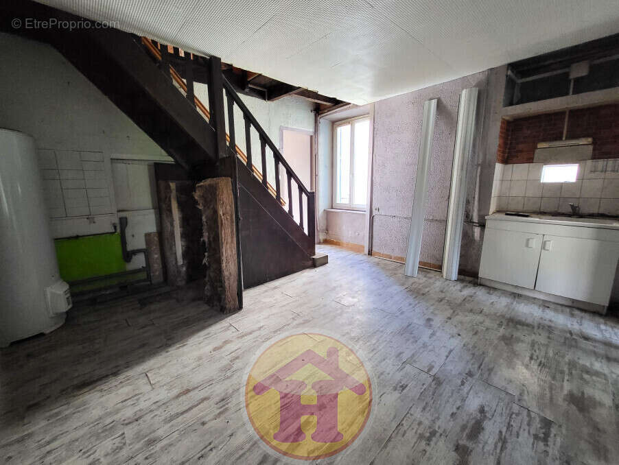 Maison à ORADOUR-SUR-GLANE