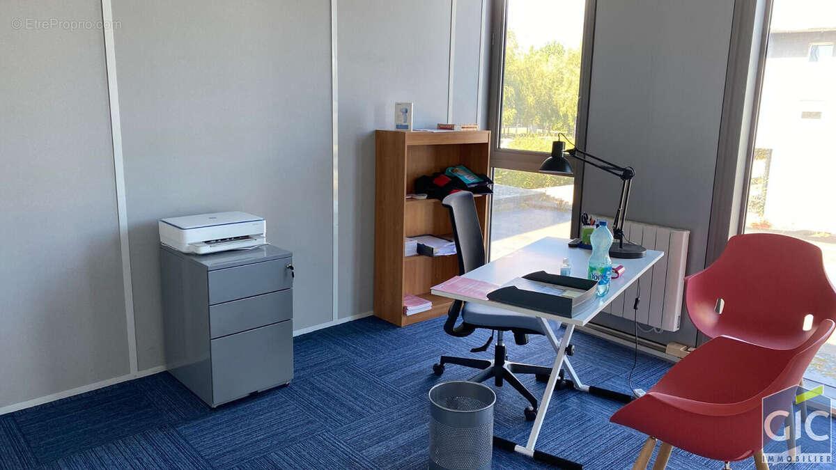 Commerce à HEROUVILLE-SAINT-CLAIR