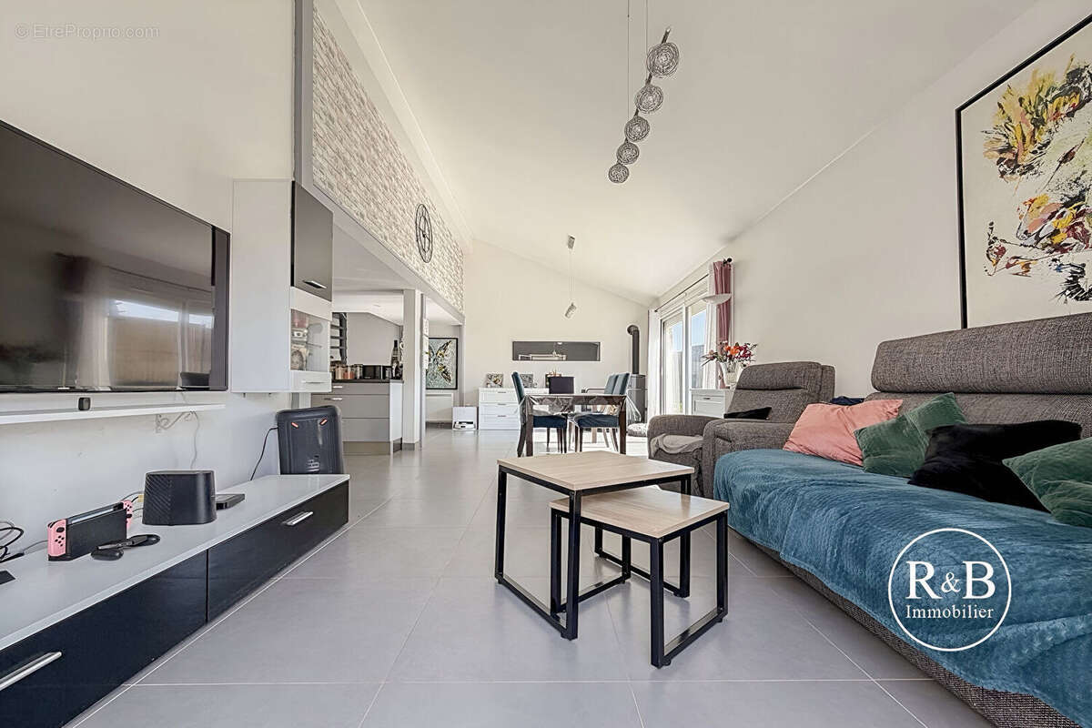 Maison à LES CLAYES-SOUS-BOIS