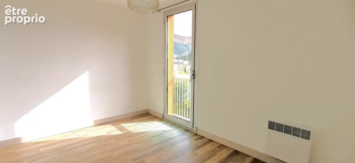 Cassis - Vente appartement T3 avec balcon - photo 5