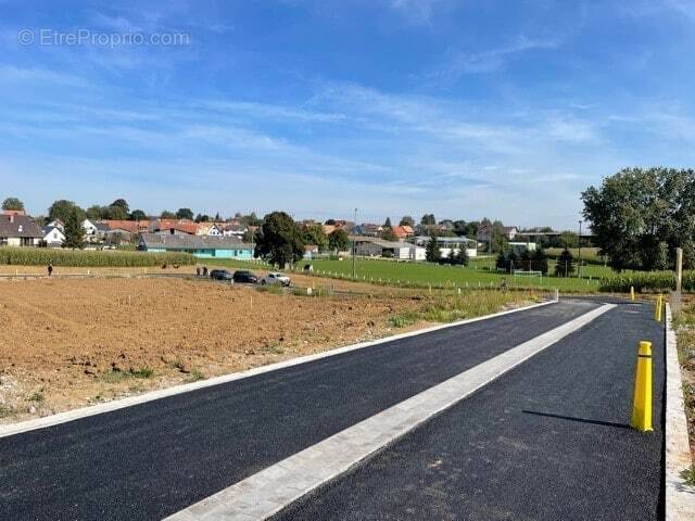 Terrain à SAINT-JULIEN-L'ARS