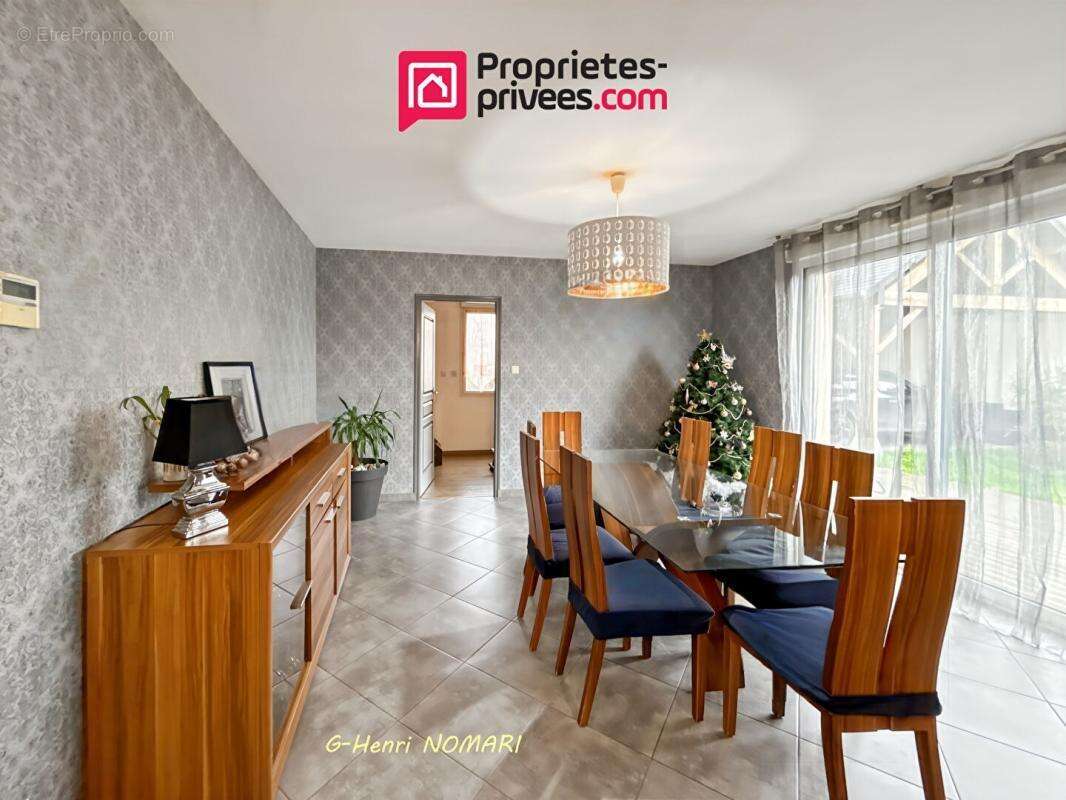 Maison à SAINT-JULIEN-DE-VOUVANTES