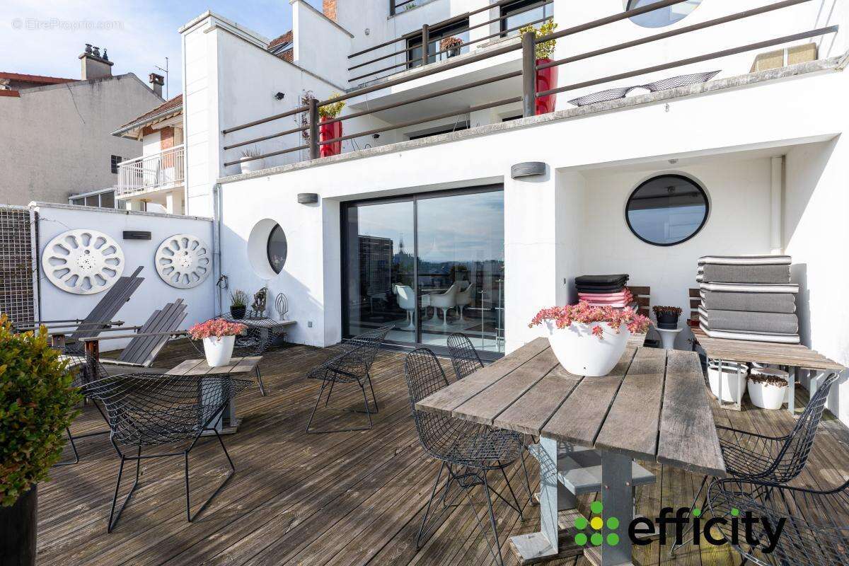 Maison 360 m² à Suresnes  - photo 7