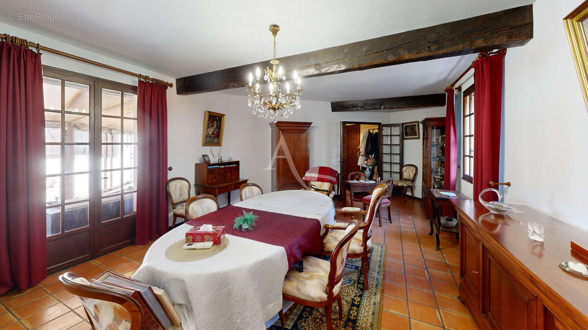Maison à VILLEMOUSTAUSSOU