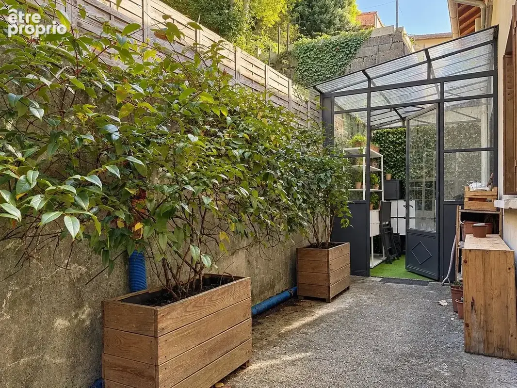 Gex centre-ville – le charme de l’ancien avec terrasse - photo 7