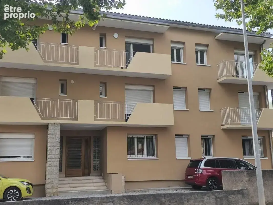Appartement T2  33 Avenue Martel à MILLAU - photo 2