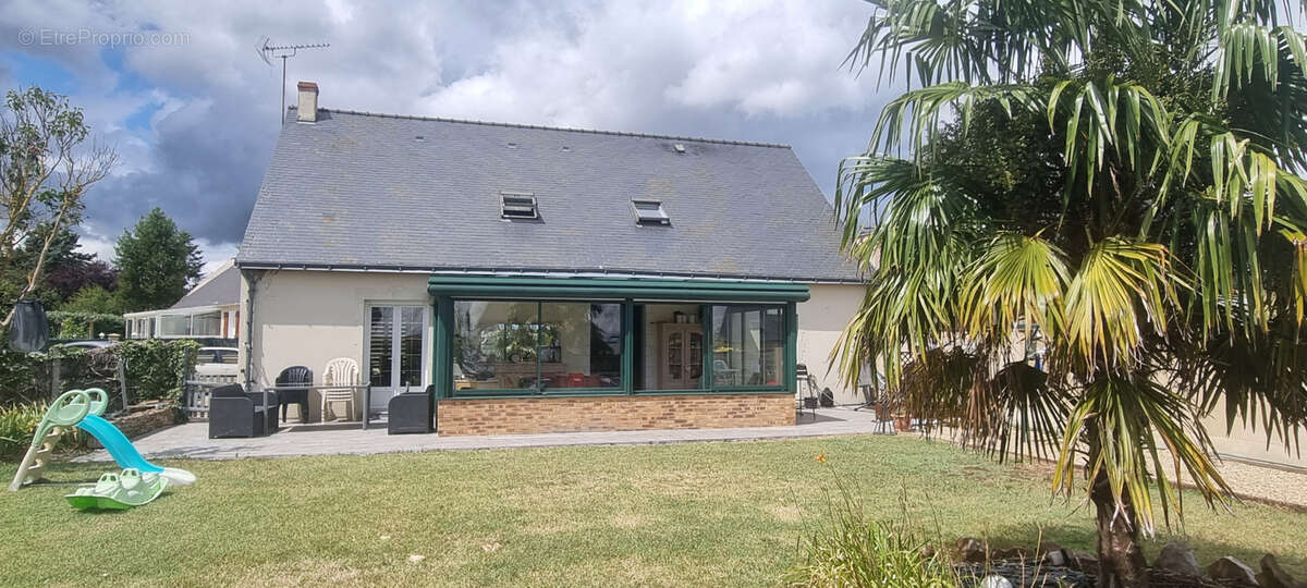 Maison à BRISSAC-QUINCE