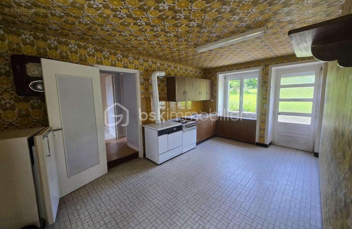 Maison à LA BAZOGE-MONTPINCON