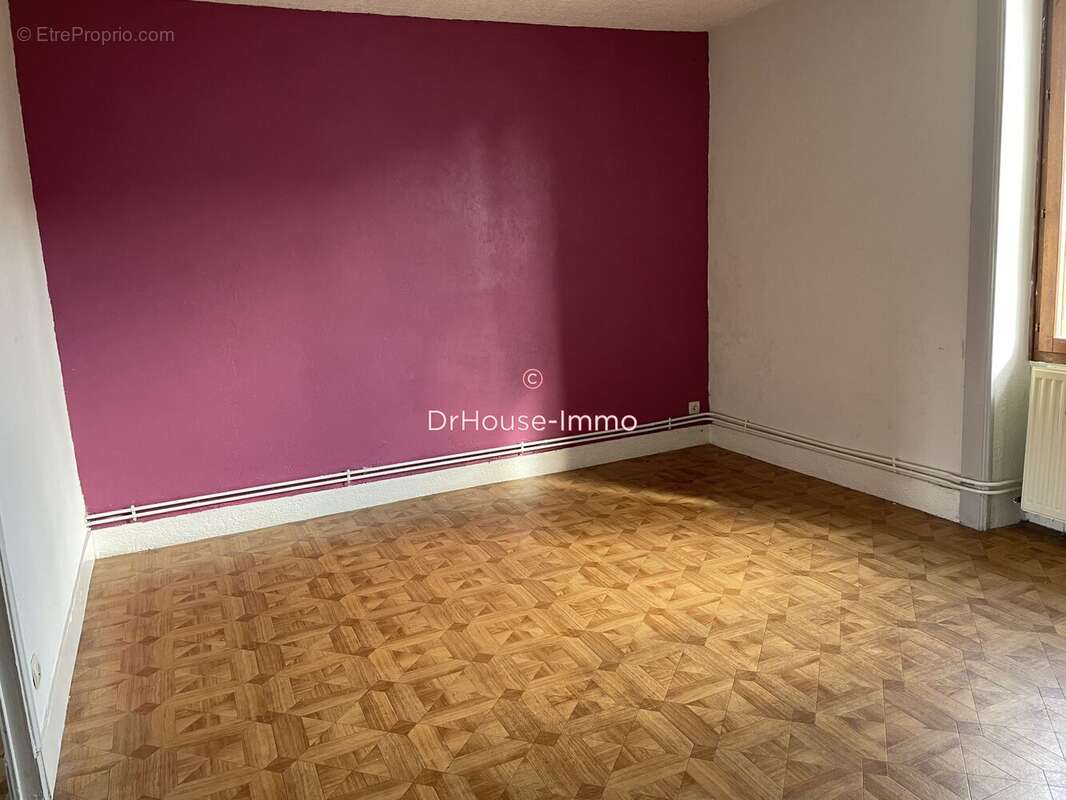 Appartement à UNIEUX