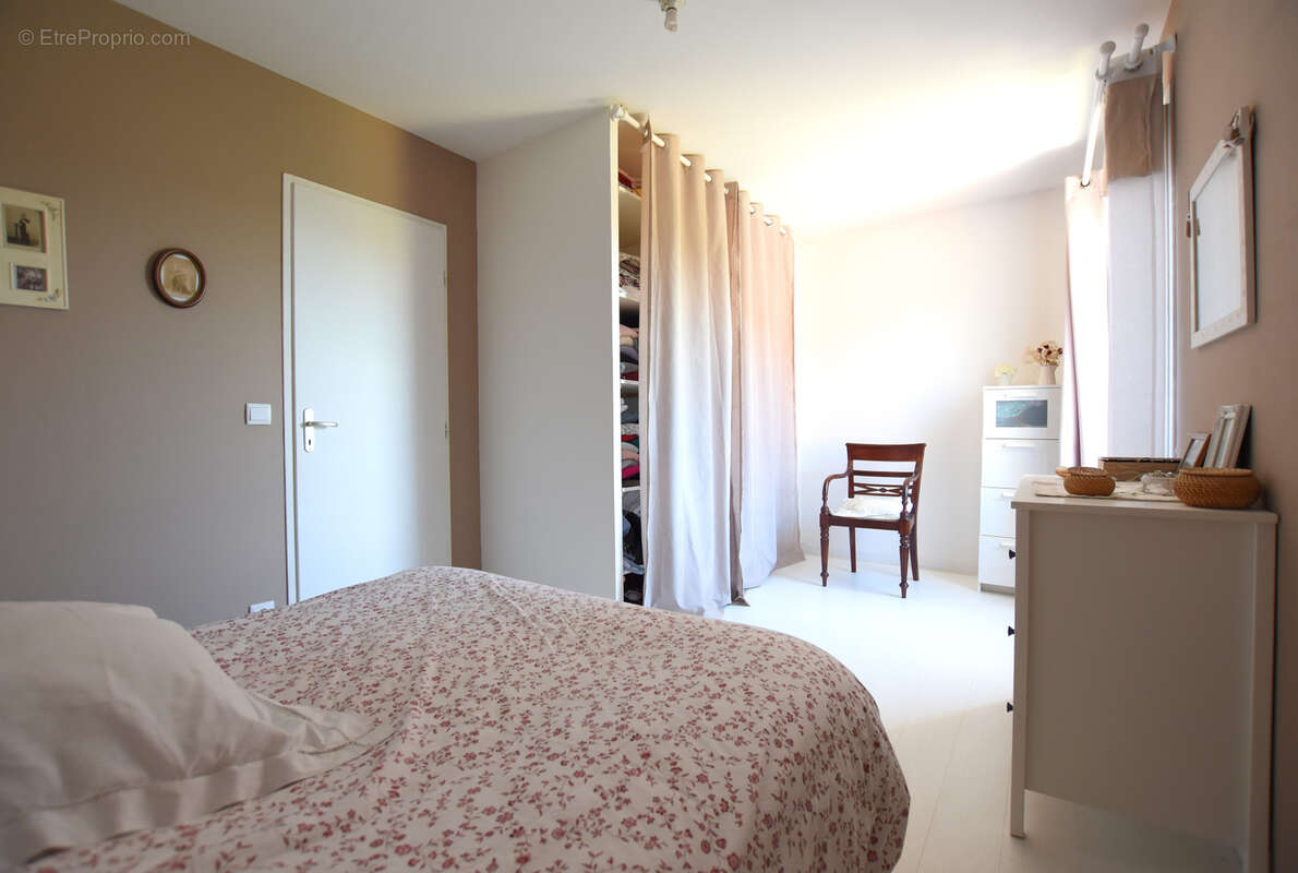 Maison à LES ESSARTS-LE-ROI