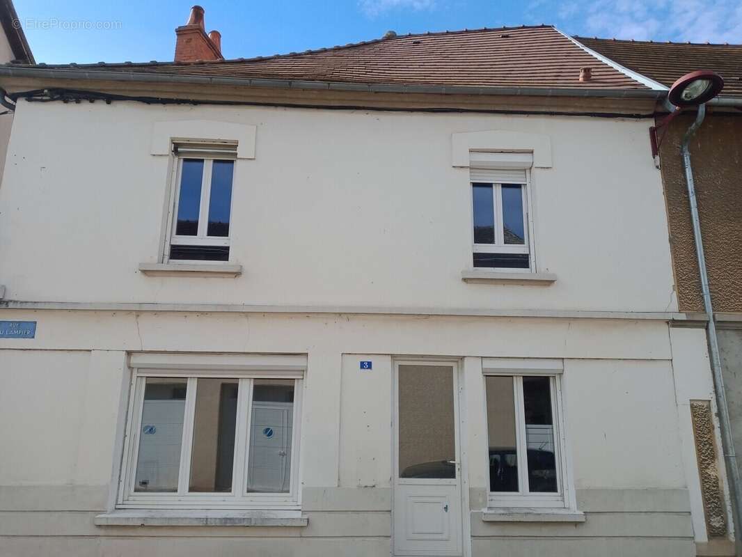 Maison à ESTIVAREILLES
