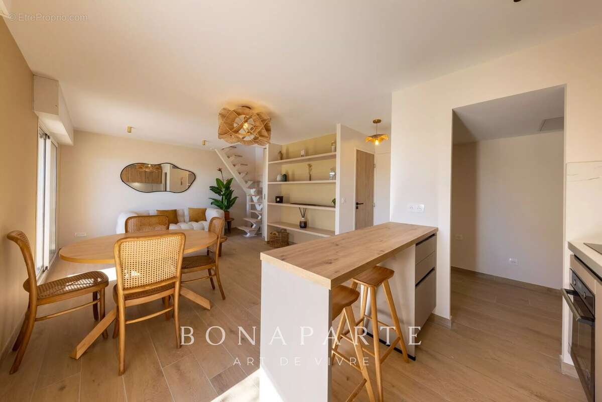 VUE MER PANORAMIQUE : Duplex d’exception de 60 m² pieds dans l’eau avec jardin privatif de 36 m² - photo 7