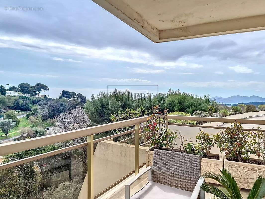 Appartement à LE CANNET