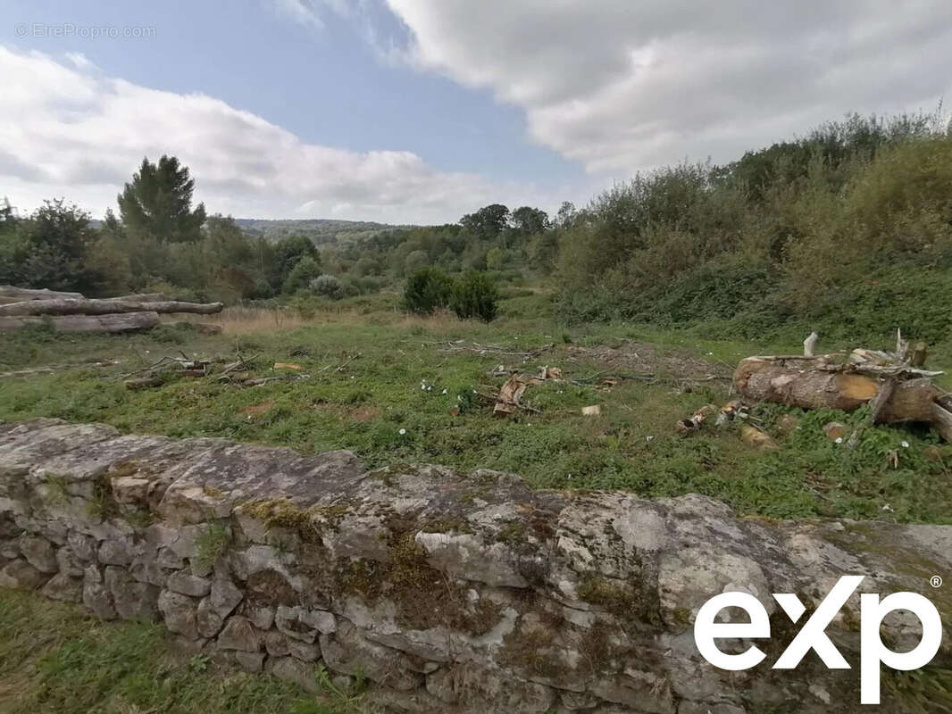 Terrain à CHATEAUPONSAC