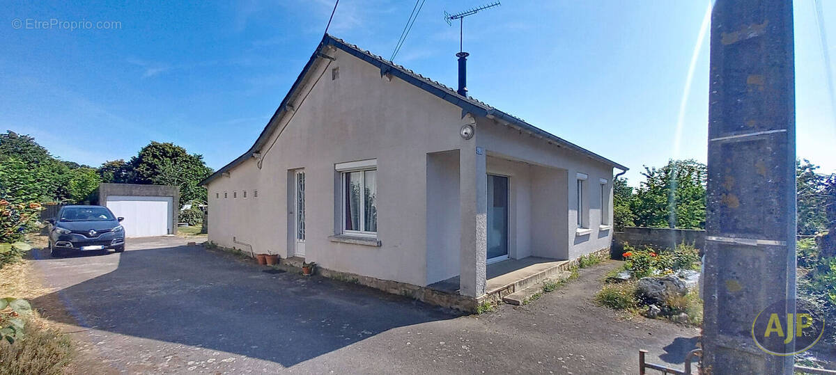 Maison à LUSANGER