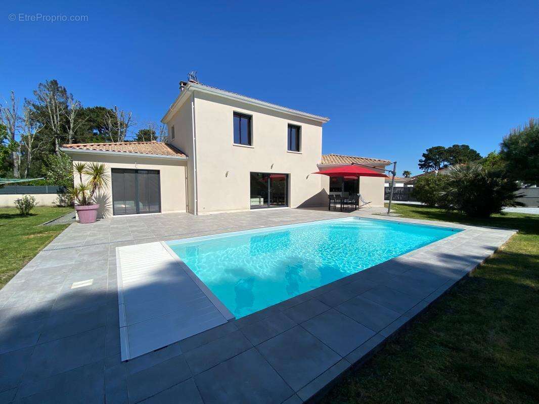 Maison à LES MATHES