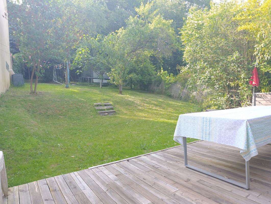 Maison à VARENNES-JARCY