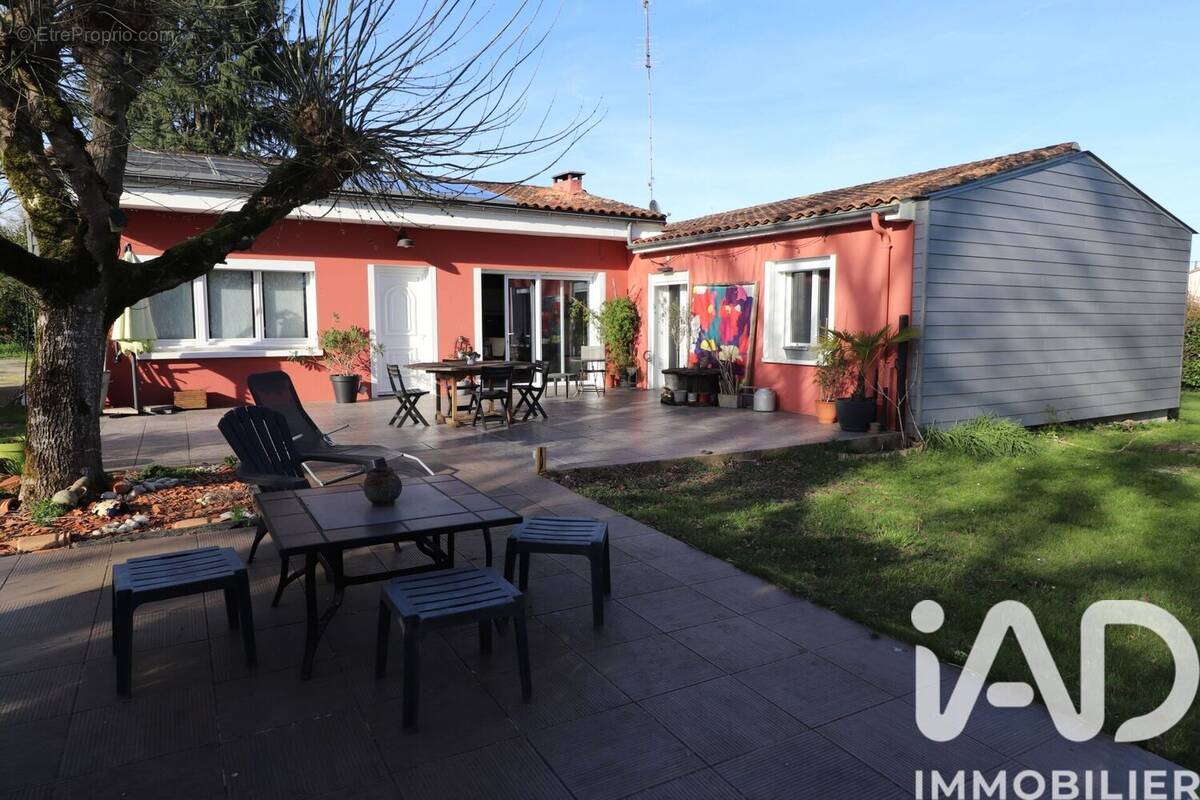 Photo 1 - Maison à MONTGUYON