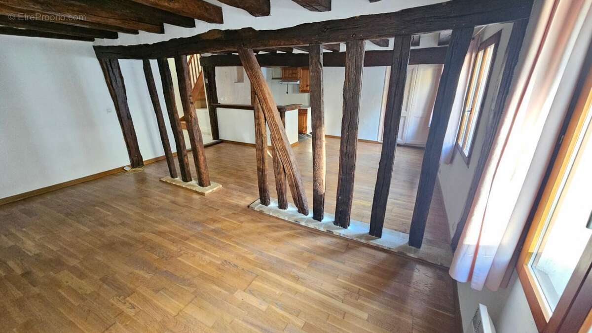 Appartement à HOUDAN