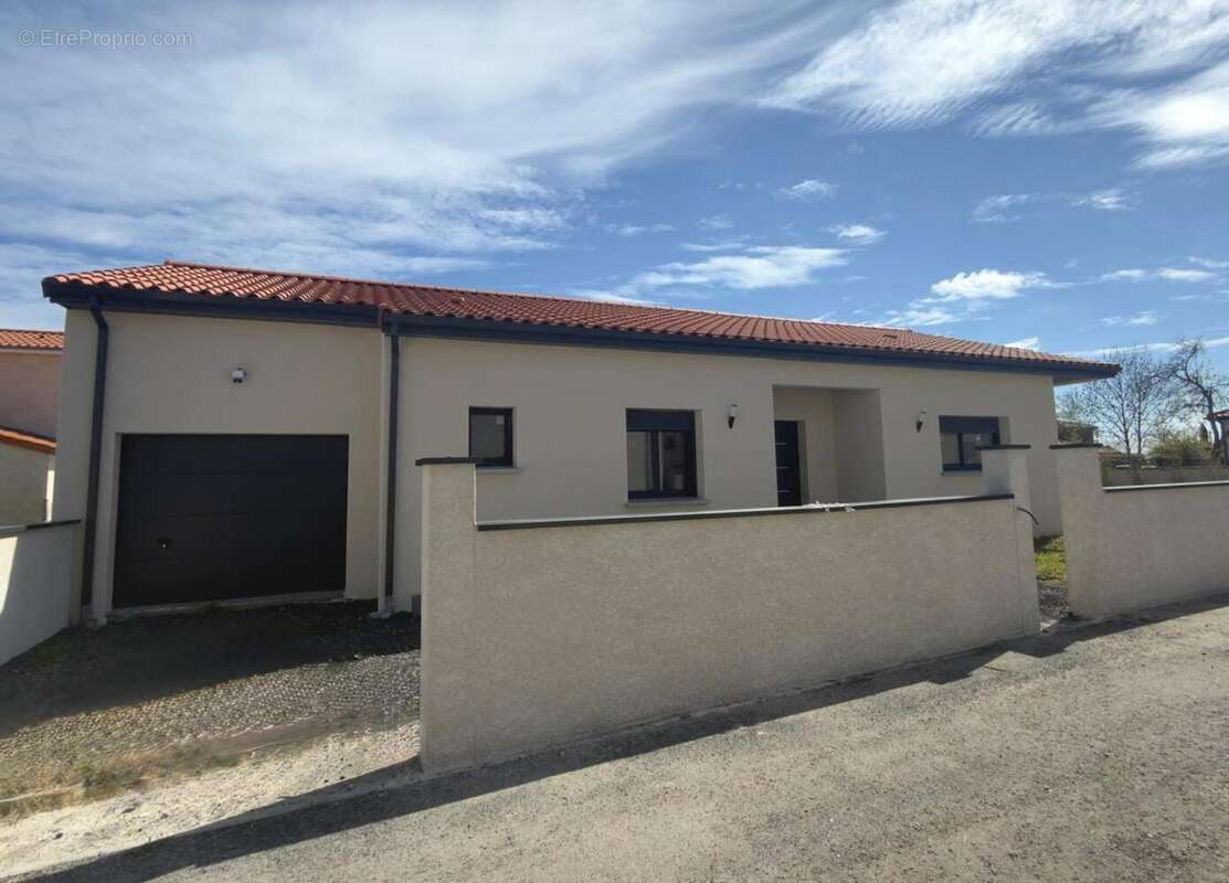 Maison à SAINT-BONNET-PRES-RIOM