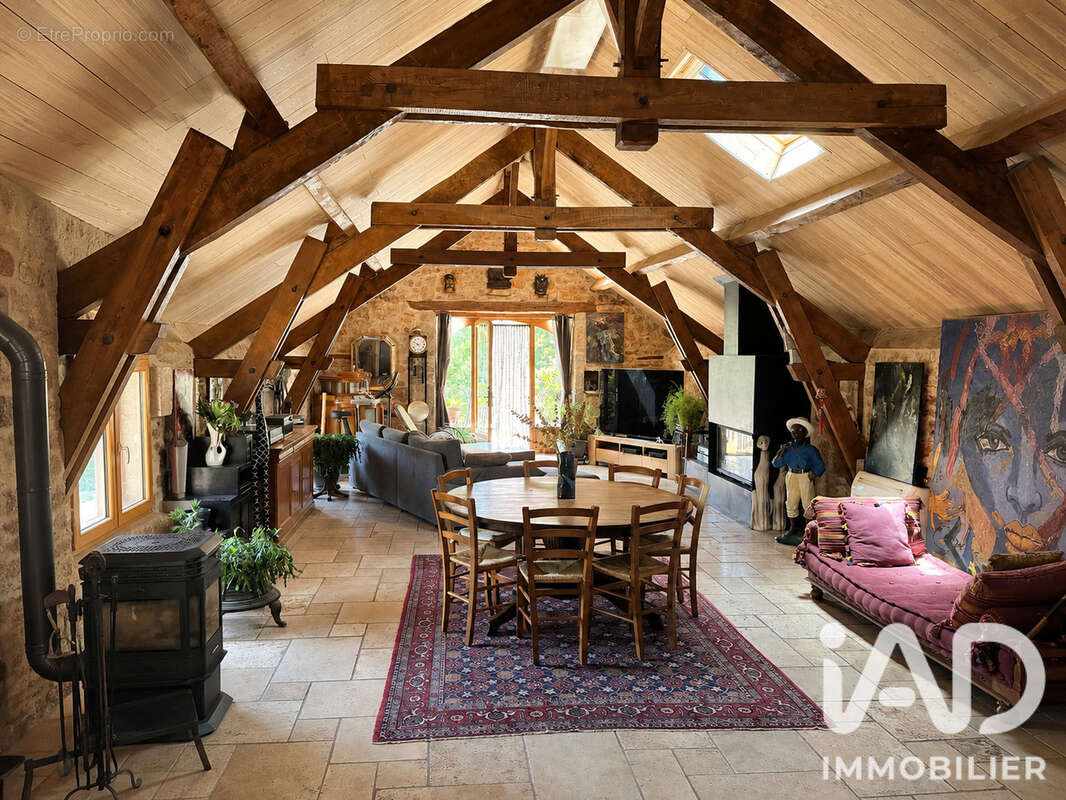 Maison 217 m² à Brengues  - photo 4