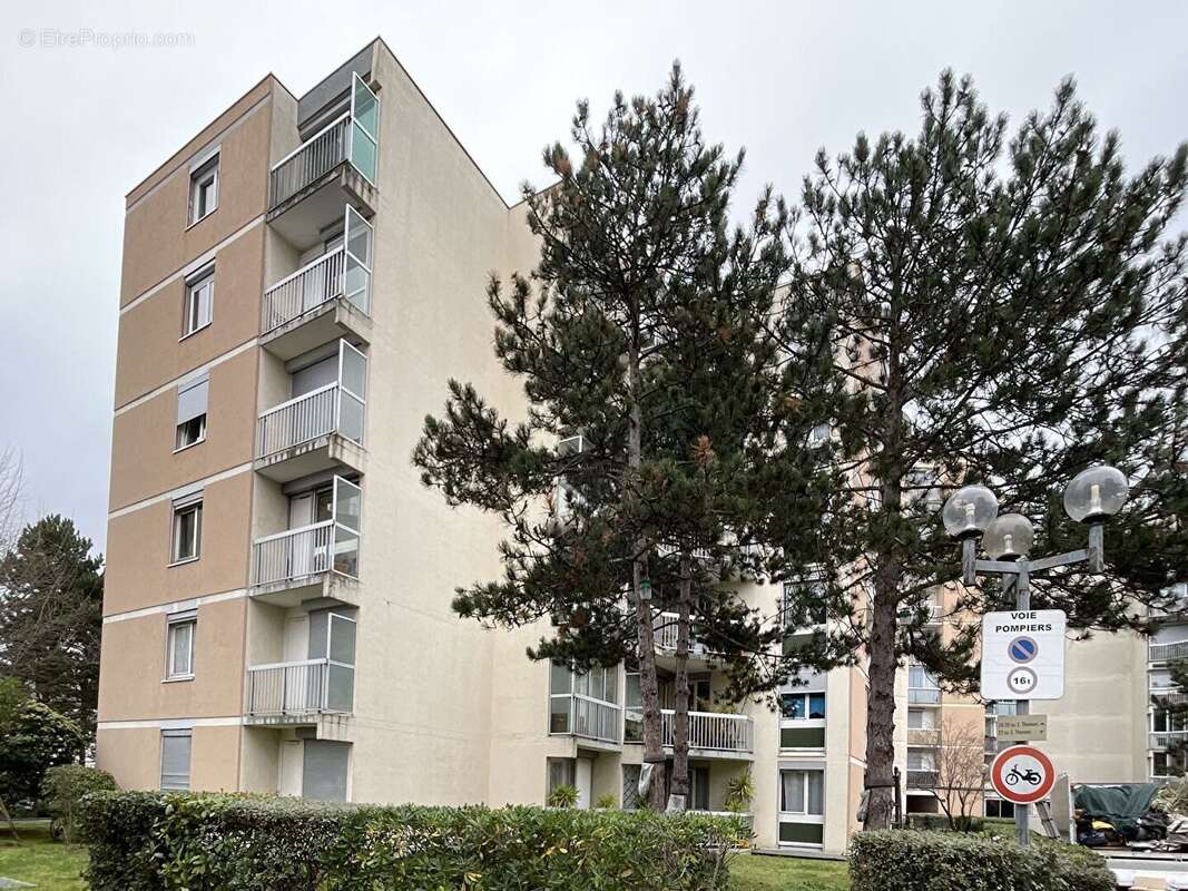 Appartement Le Kremlin Bicetre 3 pièce(s) 75 m2 - photo 11