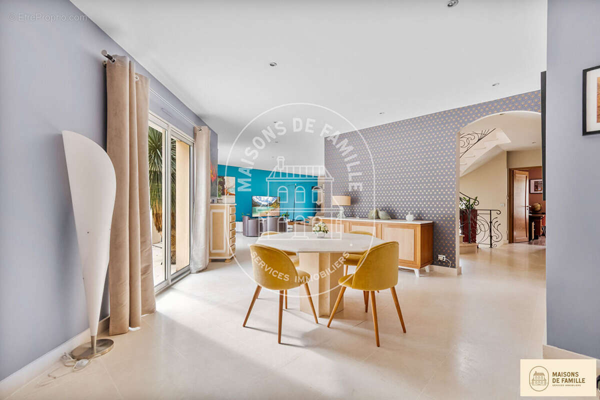 Maison à LE VESINET