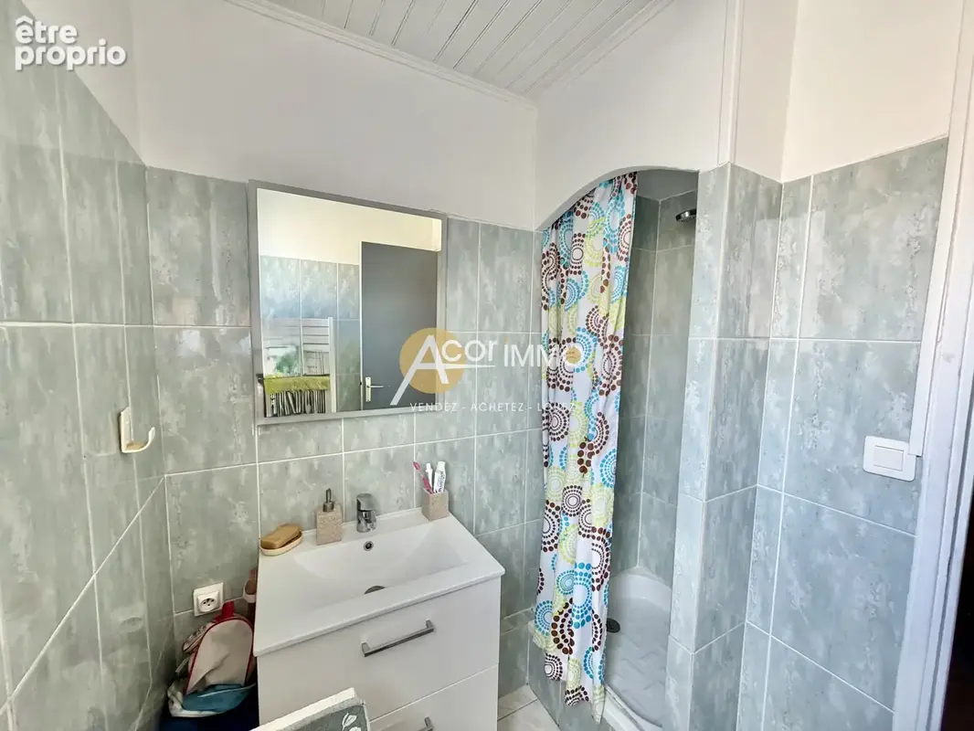Appartement traversant La Seyne avec balcon, cave et parking - photo 6
